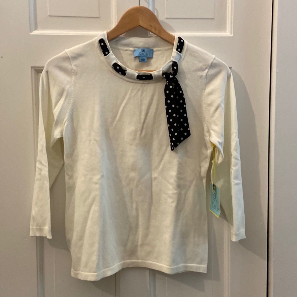 NWT light weight sweater size S
